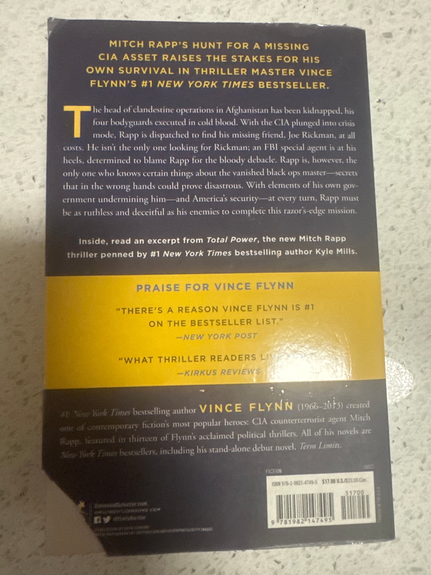 The Last Man: A Novel (A Mitch Rapp Novel)