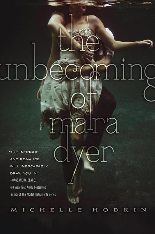 The Unbecoming of Mara Dyer (1) (The Mara Dyer Trilogy) cover image